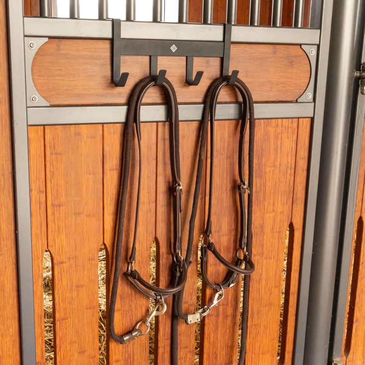 Bridle Rack Metal with 4 hooks matt