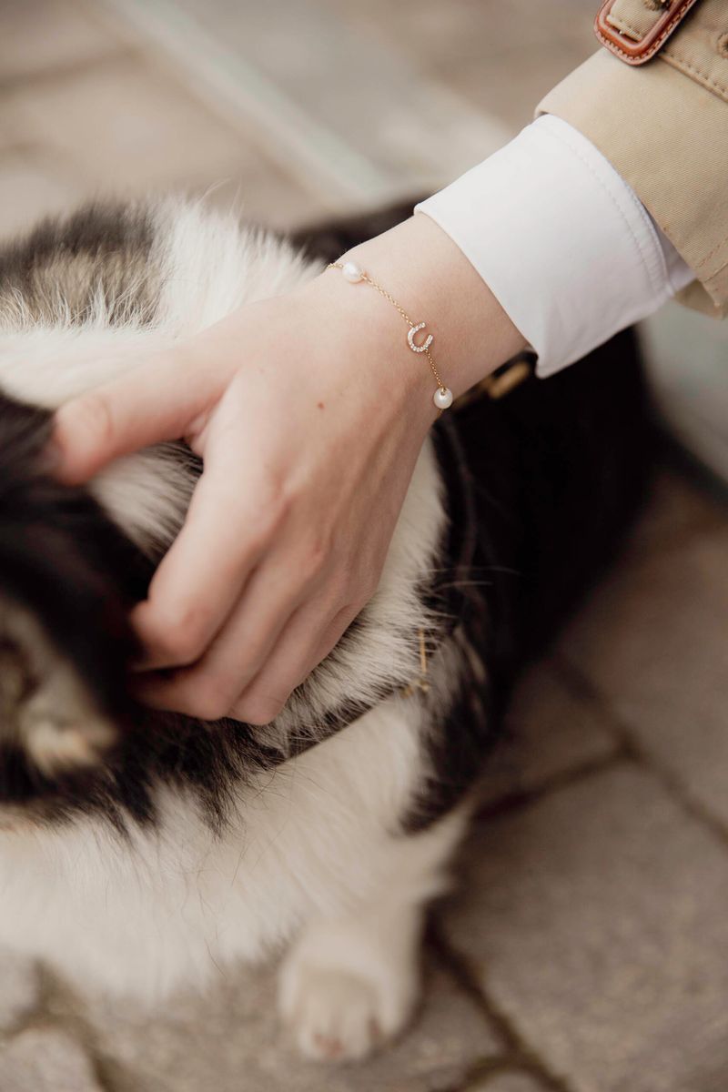 LILLY – Horseshoe Perle Armbånd